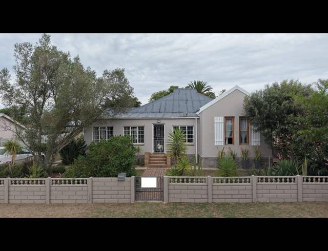 3 BEDROOM HOUSE FOR SALE IN ALBERTINIA